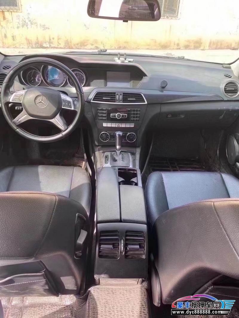 13年奔驰C轿车抵押车出售