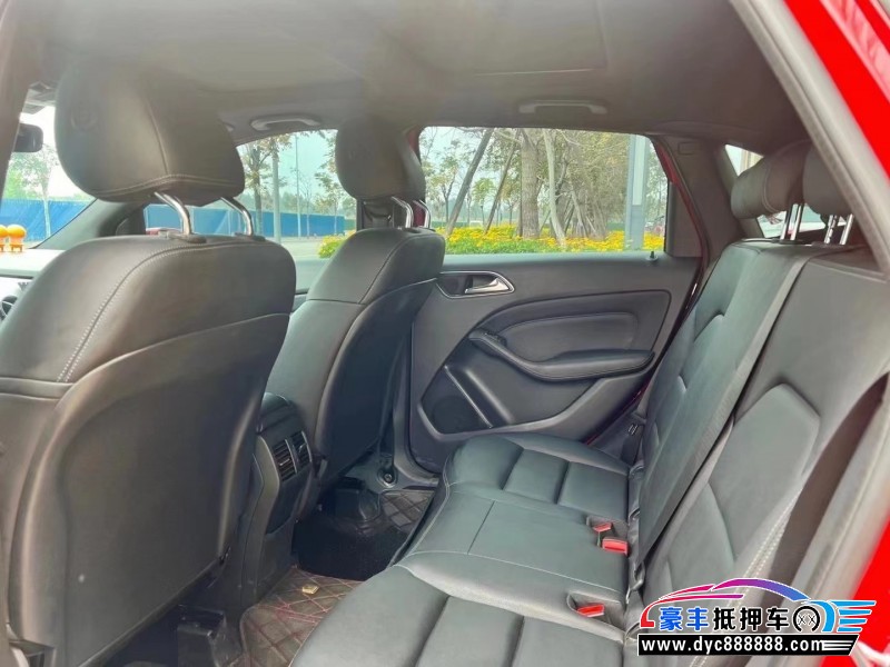 18年奔驰B轿车抵押车出售