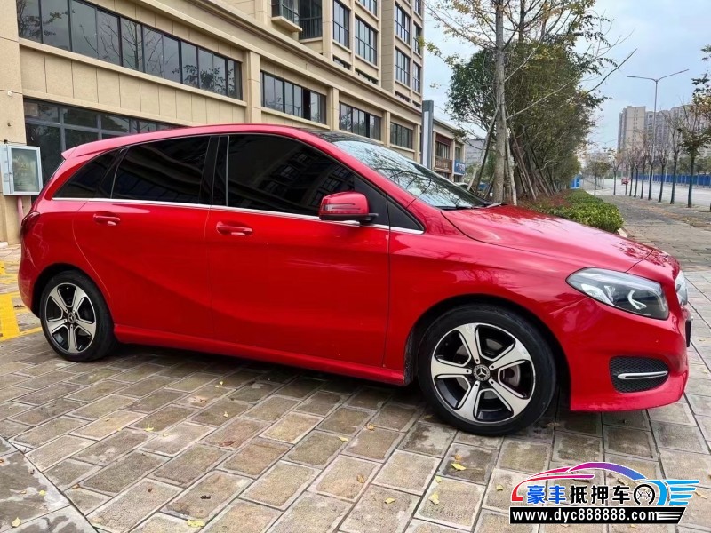 18年奔驰B轿车抵押车出售