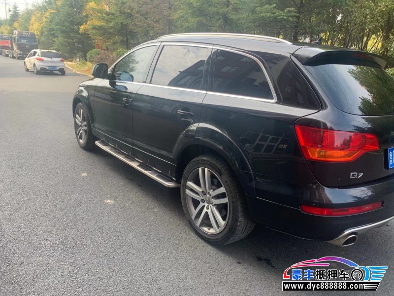 11年奥迪Q7轿车抵押车出售