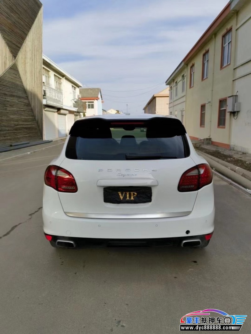 14年保时捷卡宴轿车抵押车出售