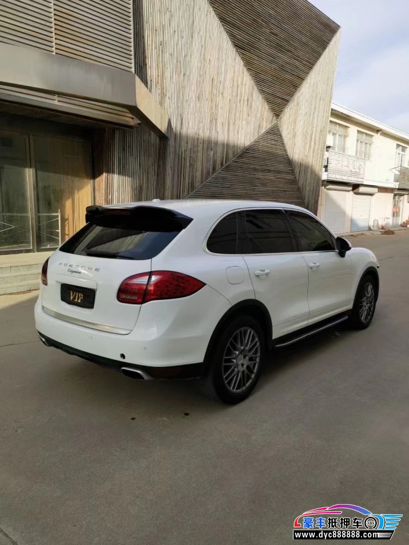 14年保时捷卡宴轿车抵押车出售