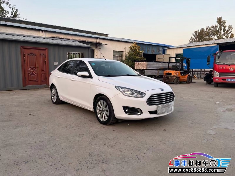 15年福特福睿斯轿车抵押车出售