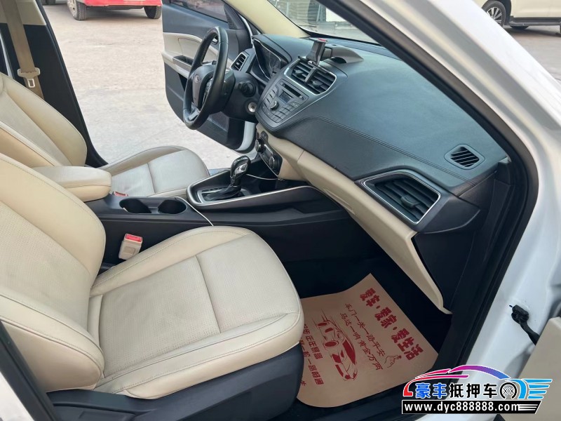 15年福特福睿斯轿车抵押车出售