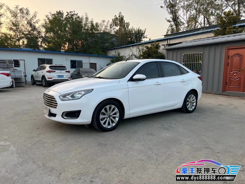 15年福特福睿斯轿车抵押车出售