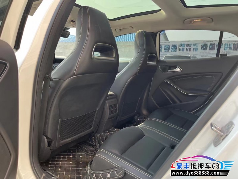 19年奔驰GLA轿车抵押车出售