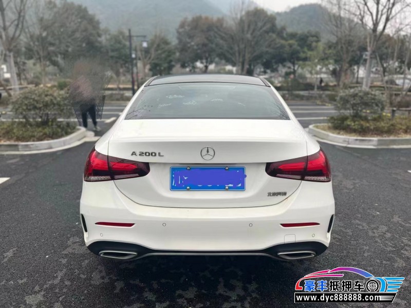 19年奔驰A级轿车抵押车出售