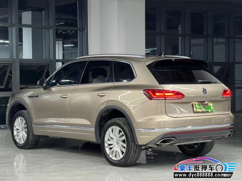 19年大众途锐轿车抵押车出售