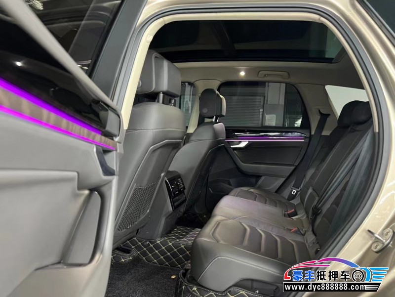 19年大众途锐轿车抵押车出售