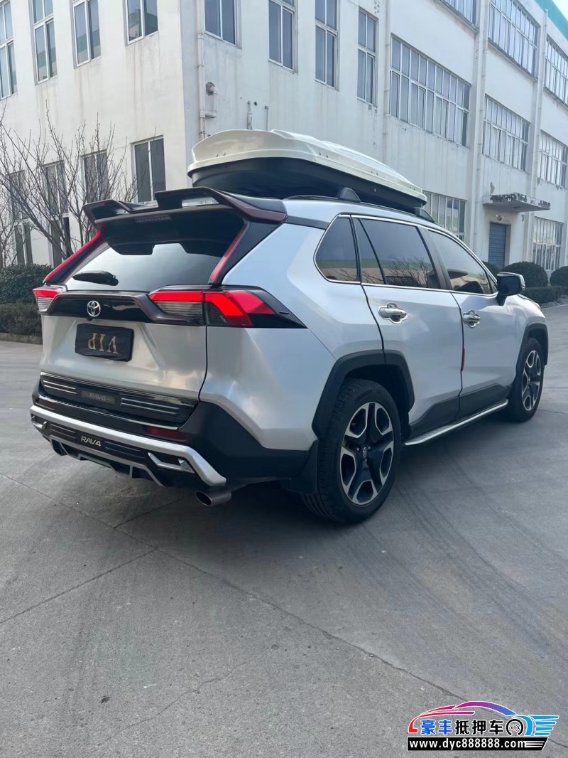 20年丰田RAV4轿车抵押车出售
