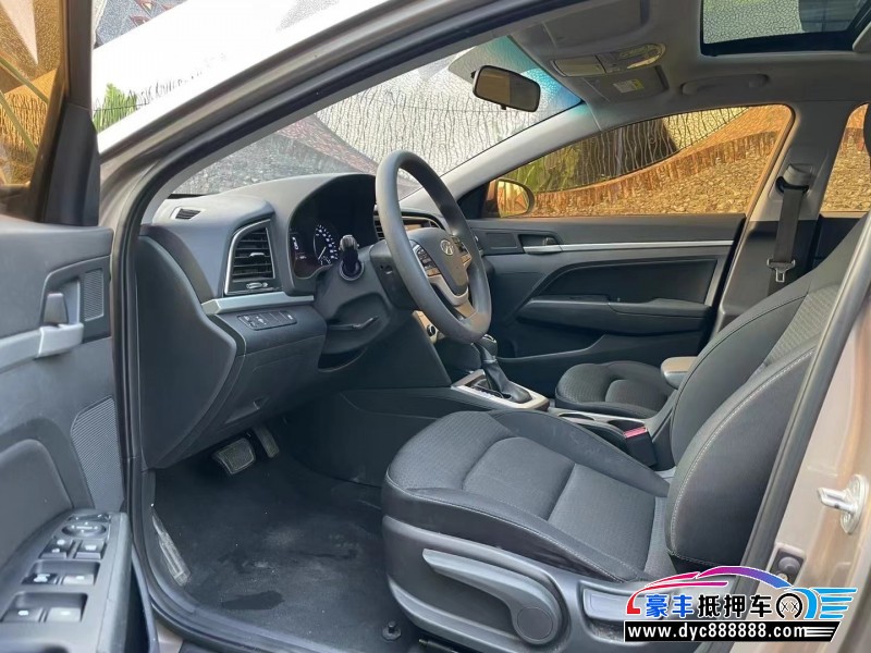 18年现代领动轿车抵押车出售