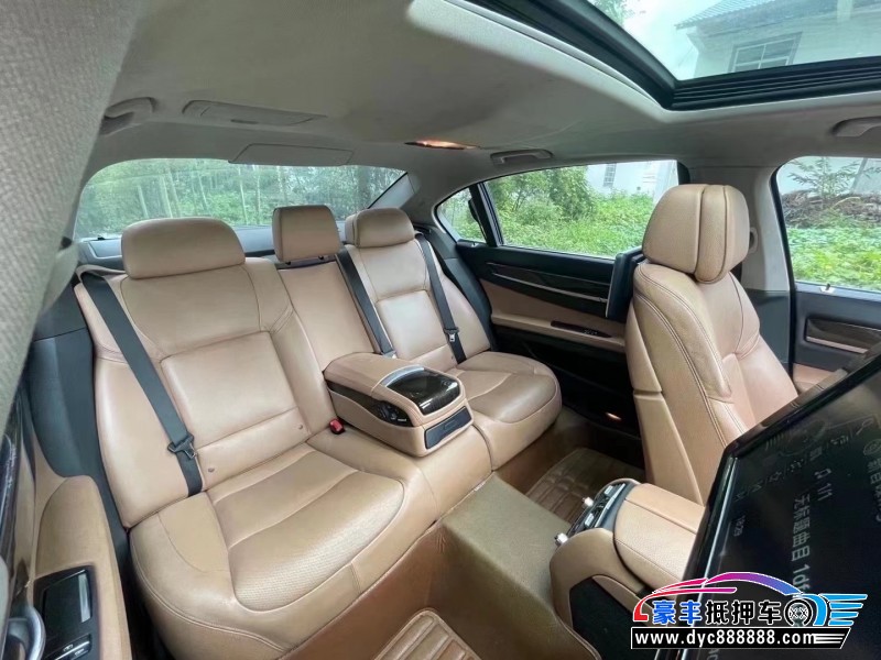 13年宝马7系轿车抵押车出售