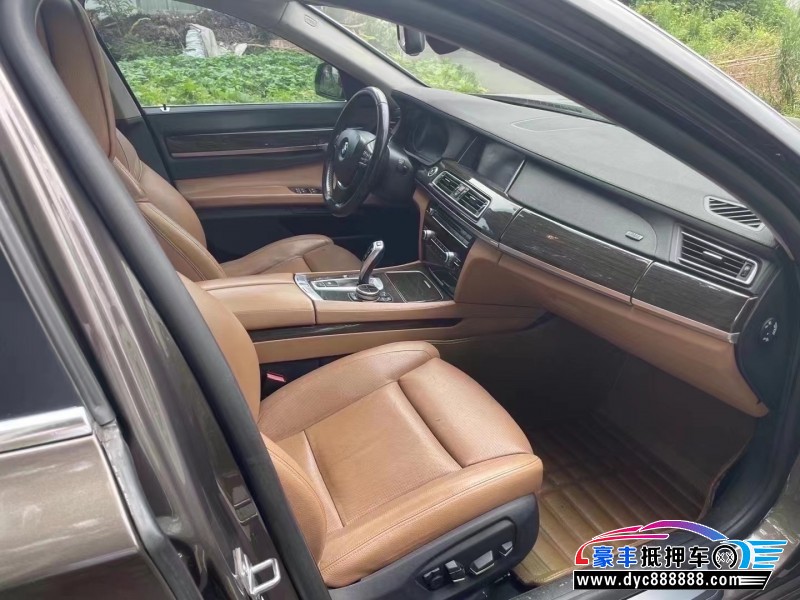 13年宝马7系轿车抵押车出售