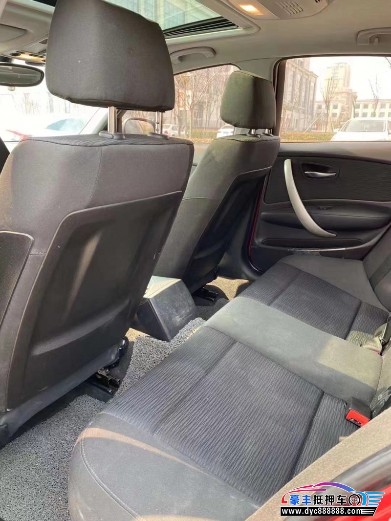 11年宝马1系轿车抵押车出售