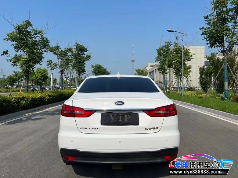 20年福特福睿斯轿车抵押车出售