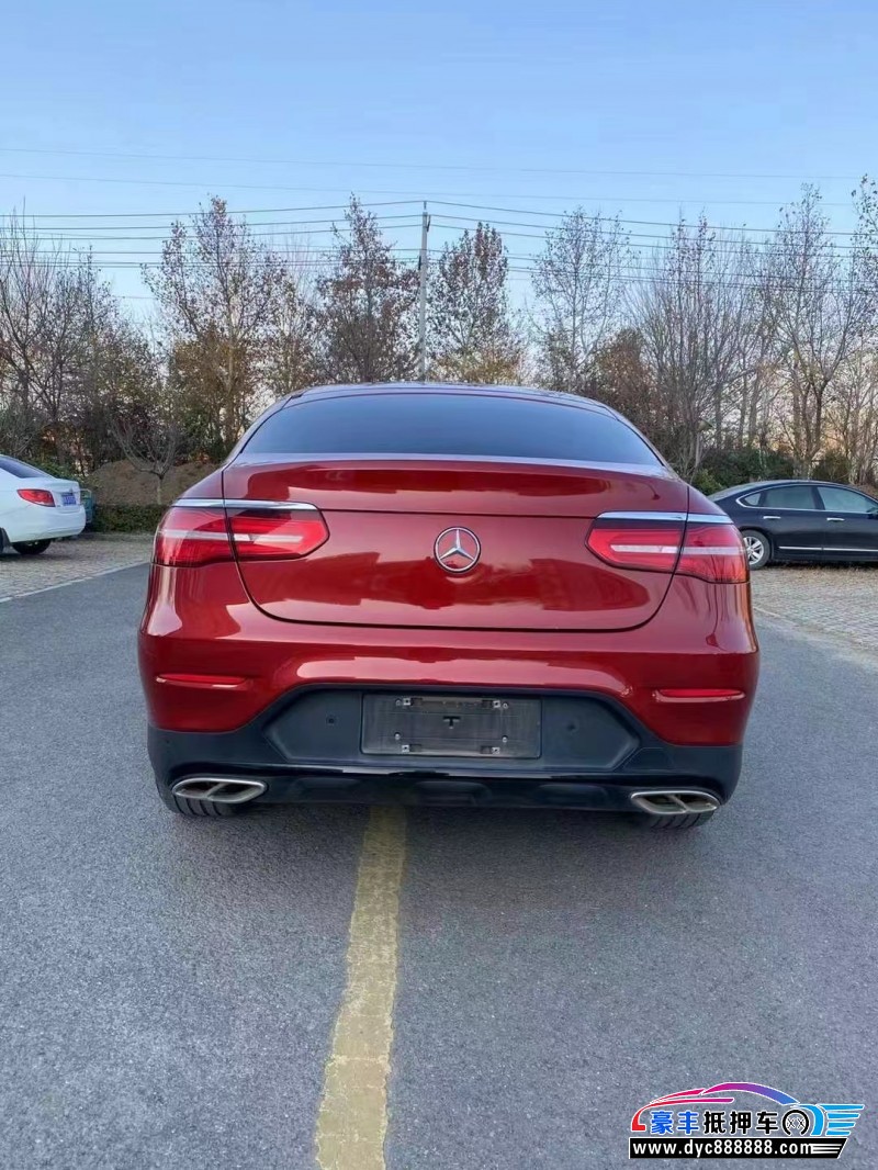 18年奔驰GLC轿车抵押车出售