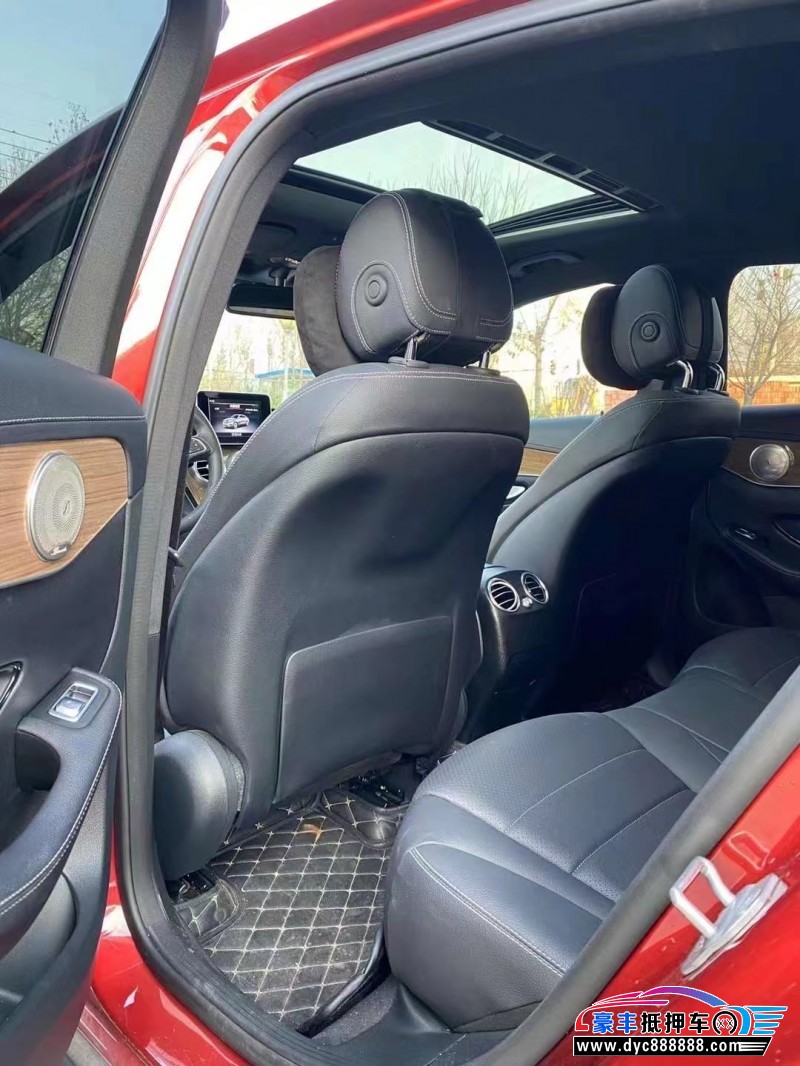 18年奔驰GLC轿车抵押车出售