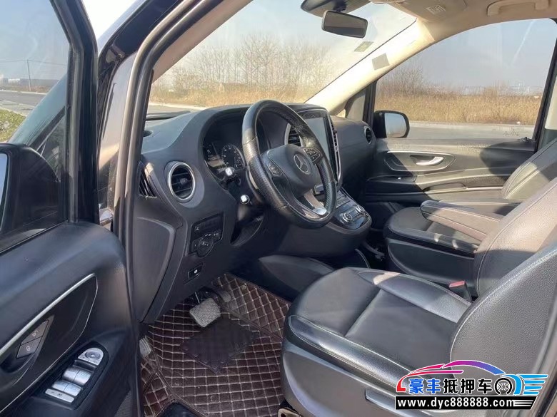 17年奔驰威霆MPV抵押车出售