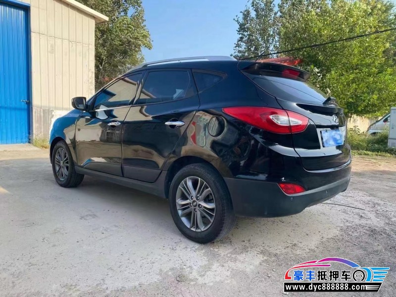 13年现代ix35轿车抵押车出售