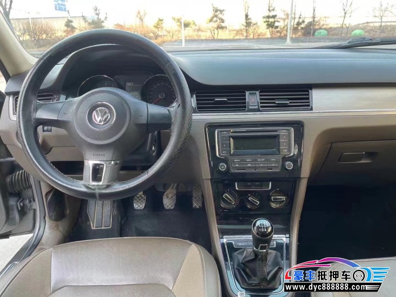 15年大众宝来轿车抵押车出售