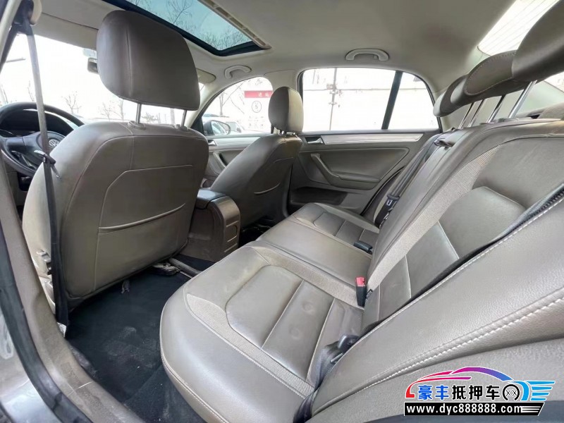 15年大众宝来轿车抵押车出售