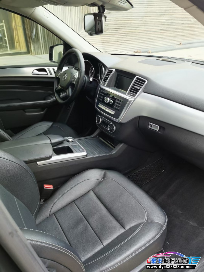 14年奔驰ML轿车抵押车出售