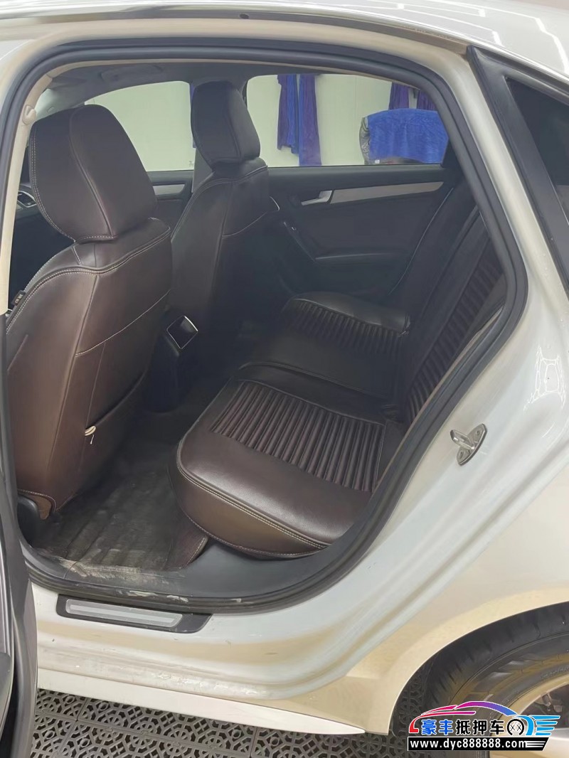 15年奥迪A4轿车抵押车出售