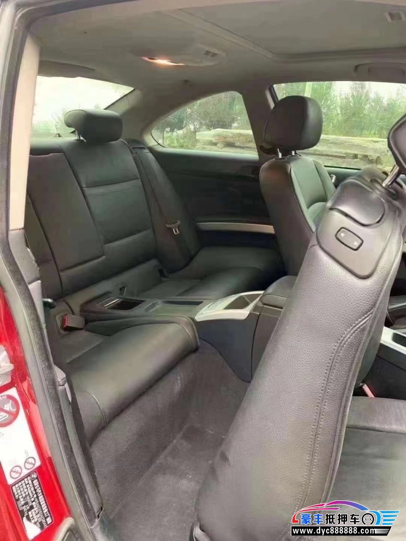 11年宝马3系轿车抵押车出售