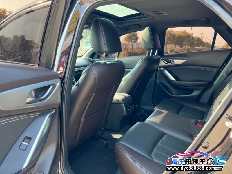 18年马自达CX-4轿车抵押车出售