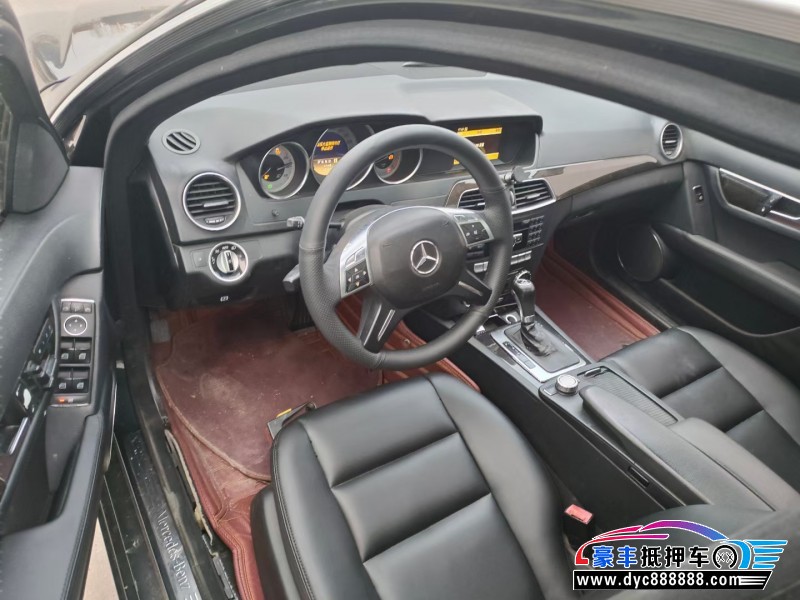 13年奔驰C级轿车抵押车出售