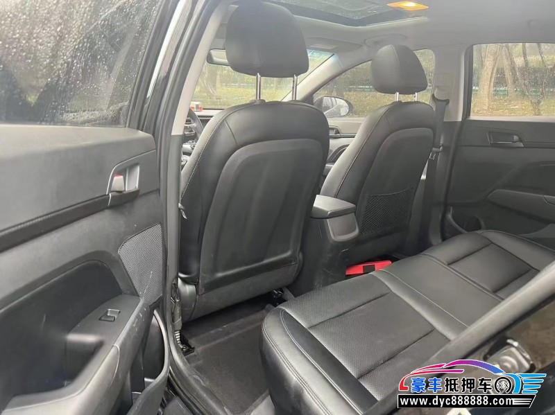 17年现代领动轿车抵押车出售