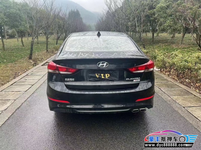 17年现代领动轿车抵押车出售