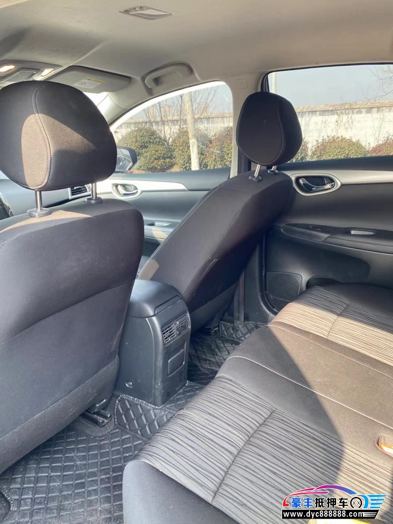 22年日产轩逸轿车抵押车出售