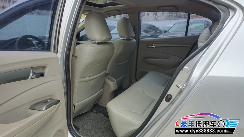 13年本田锋范轿车抵押车出售