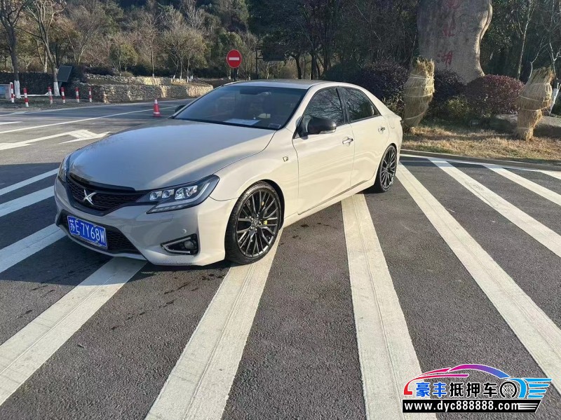 14年丰田锐志轿车抵押车出售