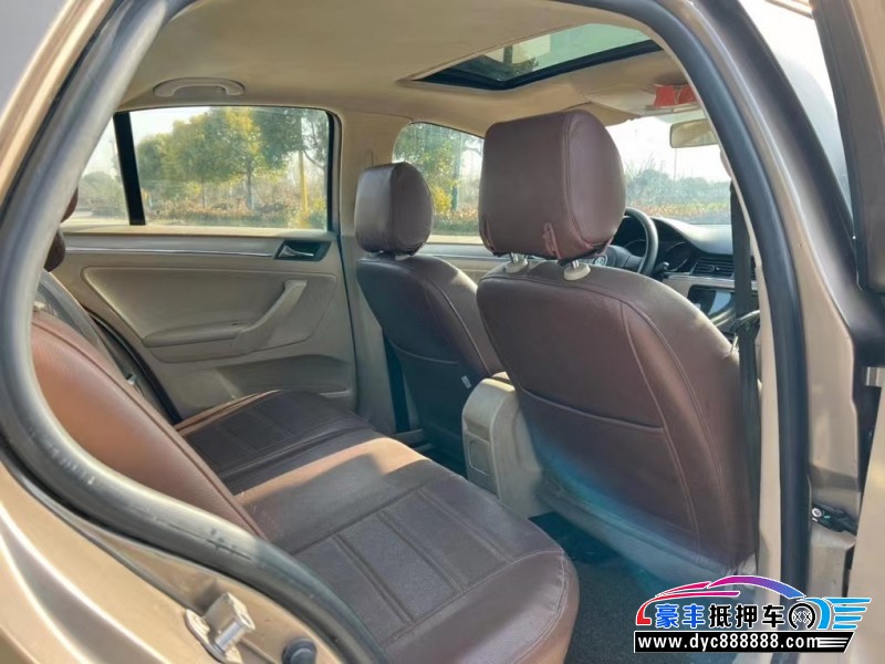 14年大众宝来轿车抵押车出售