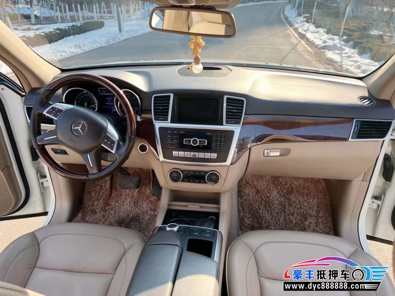 12年奔驰ML轿车抵押车出售