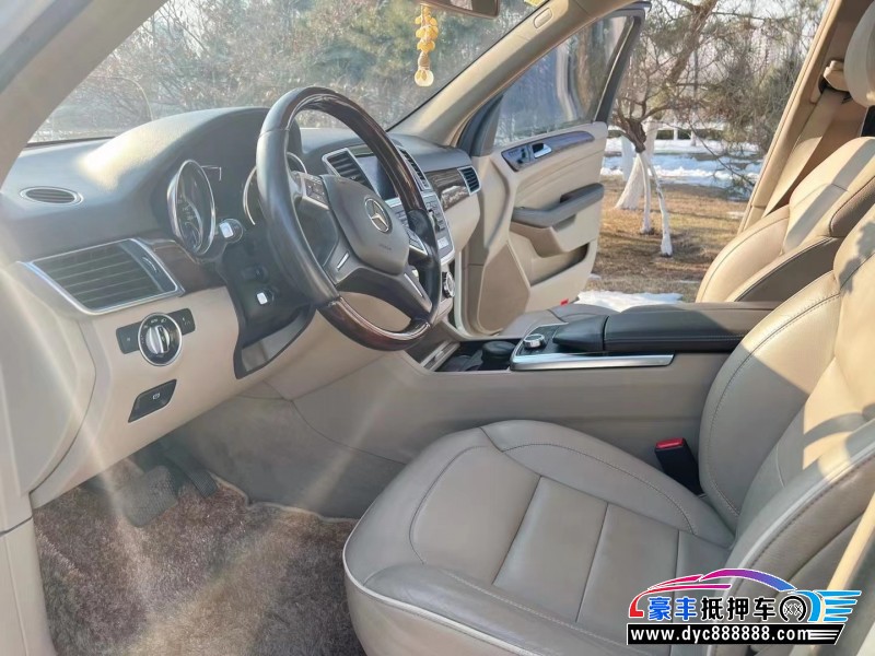 12年奔驰ML轿车抵押车出售