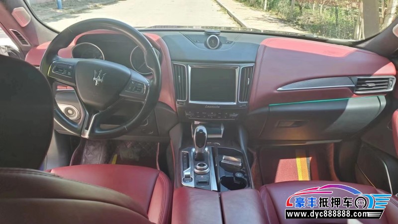 17年玛莎拉蒂莱万特轿车抵押车出售