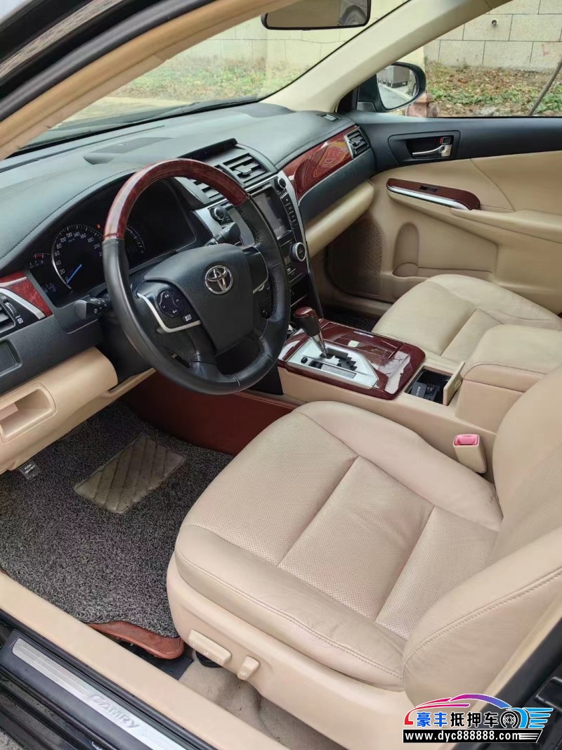 13年丰田凯美瑞轿车抵押车出售