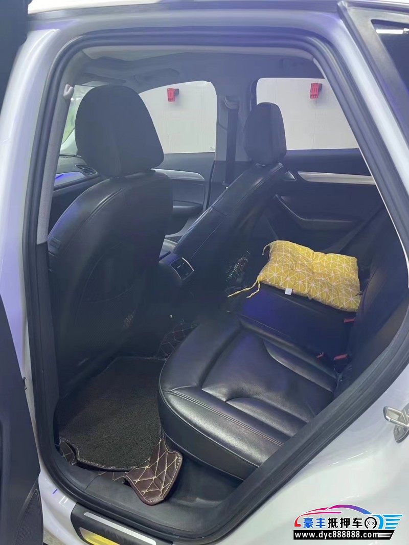 15年奥迪Q3轿车抵押车出售