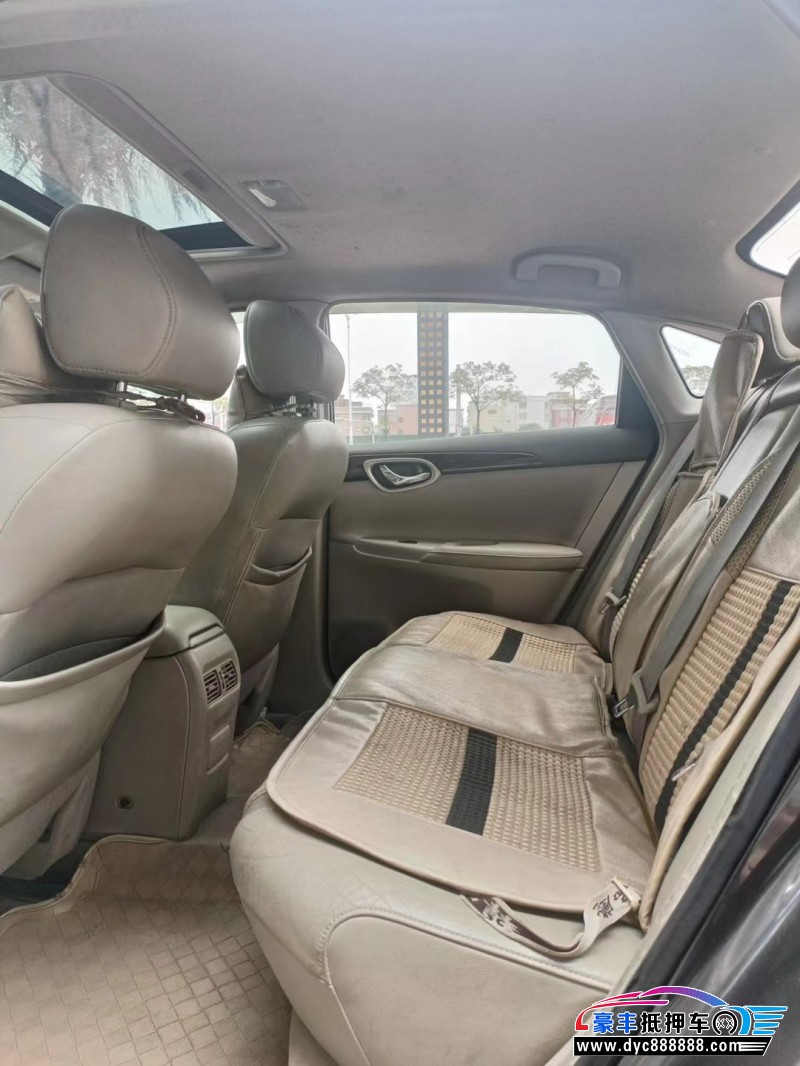 13年日产轩逸轿车抵押车出售