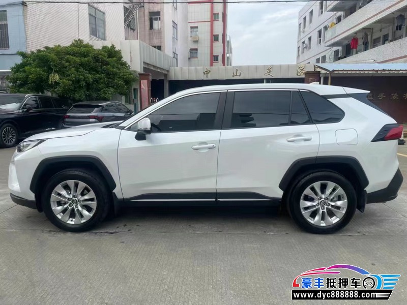 22年丰田威兰达轿车抵押车出售