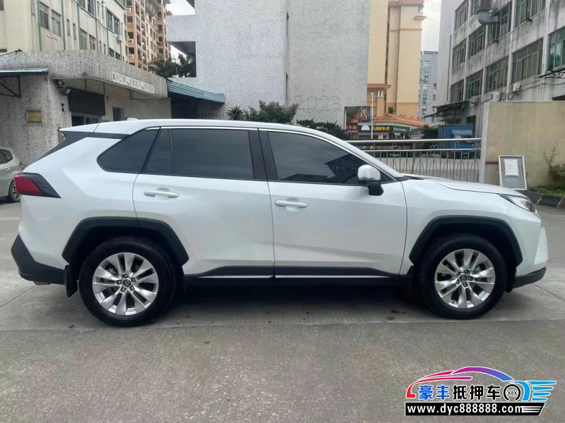 22年丰田威兰达轿车抵押车出售