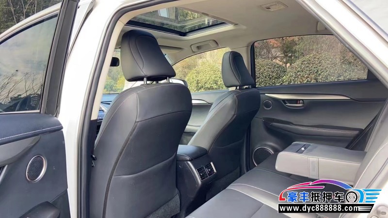 15年雷克萨斯NX轿车抵押车出售