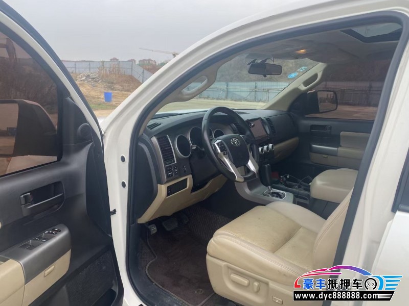 16年丰田红杉轿车抵押车出售