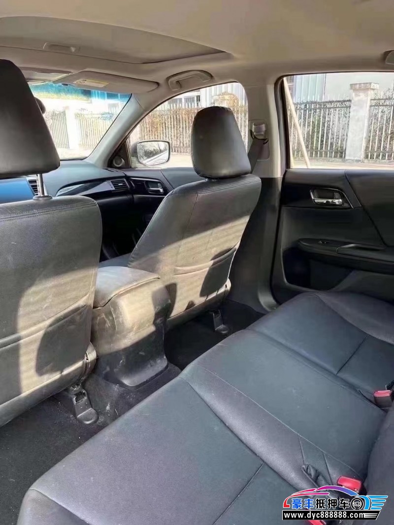 17年本田雅阁轿车抵押车出售