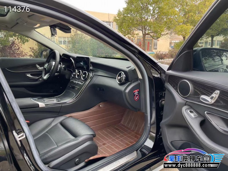 20年奔驰C轿车抵押车出售