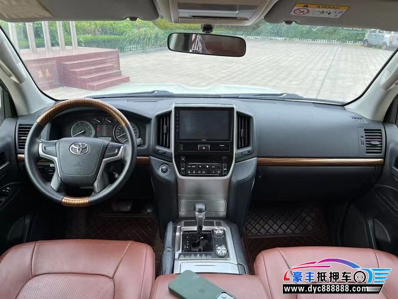 18年丰田兰德酷路泽轿车抵押车出售