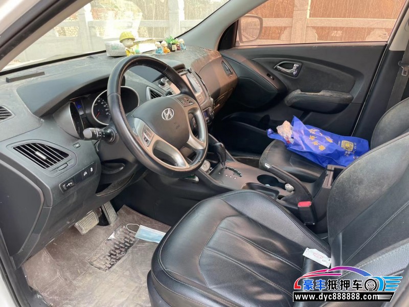 15年现代ix35轿车抵押车出售